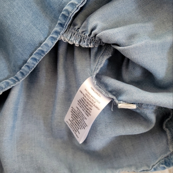 Beachlunchlounge Chambray Bell sleeve Top - Picture 3 of 4